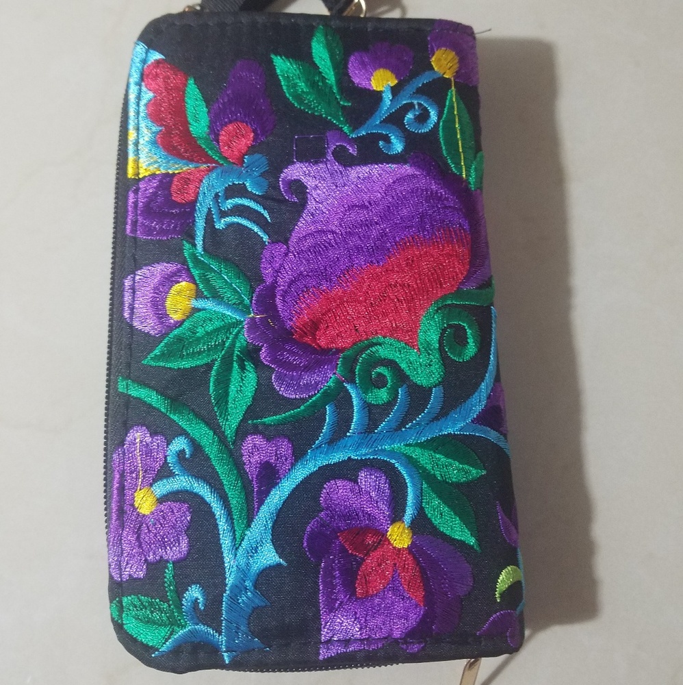 Embroidered wallet
